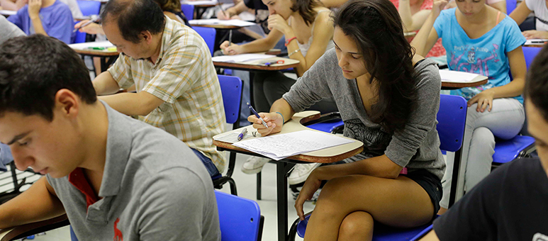 Conheça a Poli USP e saiba como um cursinho pode te levar à aprovação! 